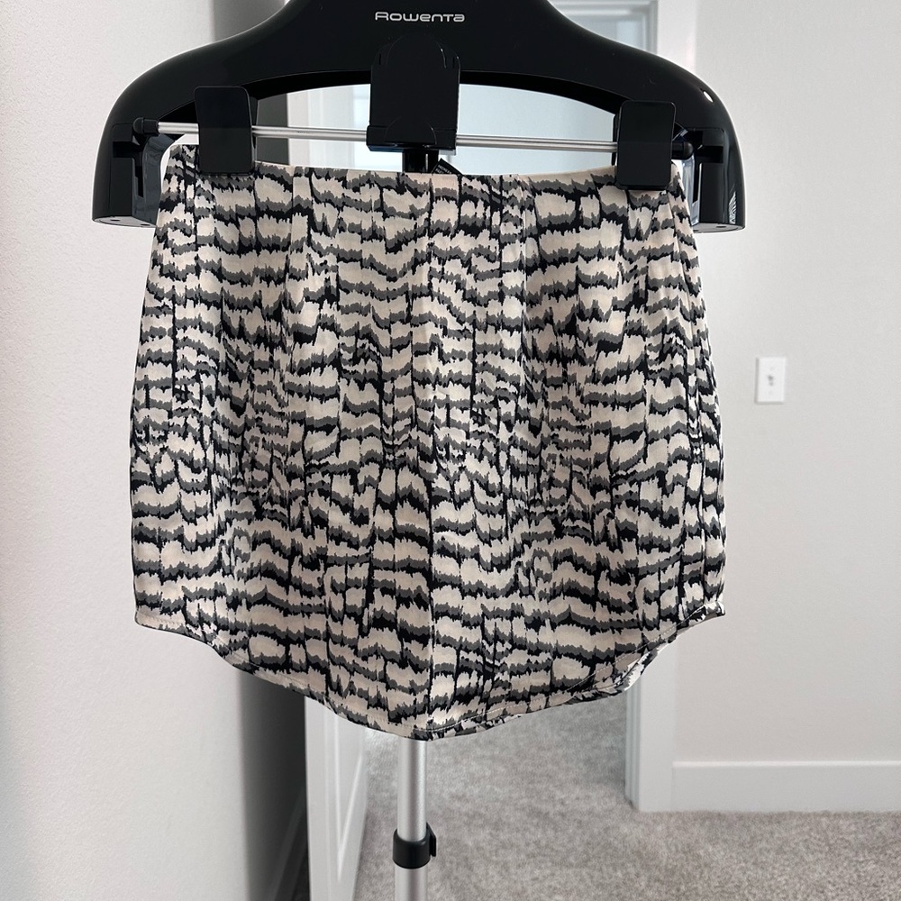 Forever 21 Black and White Textured Skirt